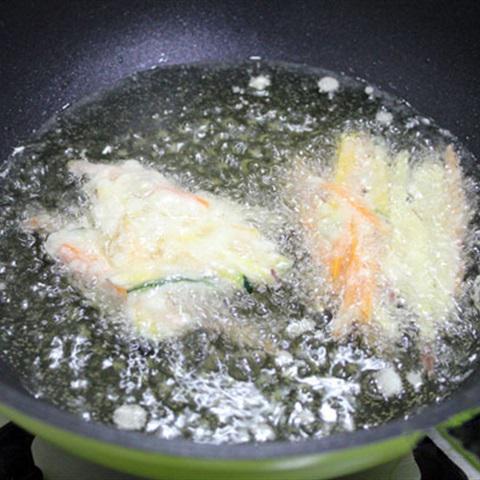 Cách làm tempura khoai bí chiên giòn