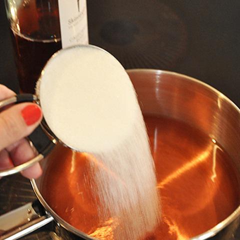 Cách làm thạch dâu hình trái tim