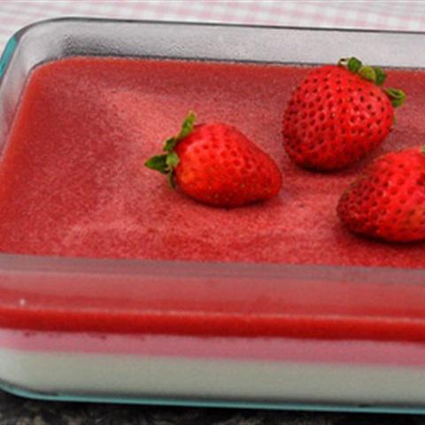 Cách làm thạch dâu sữa 3 tầng