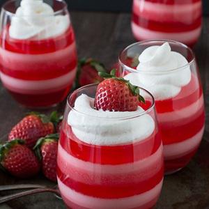 Cách làm thạch dâu sữa 3 tầng