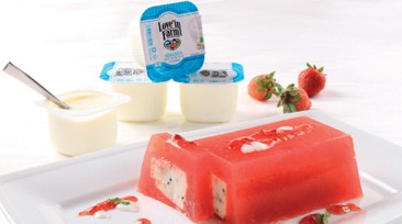 Thạch dâu sữa chua mát lạnh