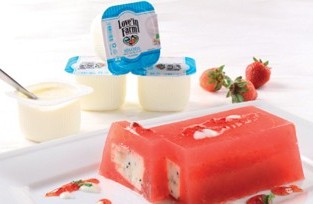 Thạch dâu sữa chua mát lạnh