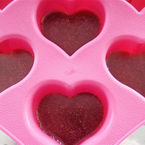Cách làm thạch dâu tây hình trái tim