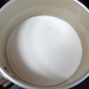 Cách làm thạch dâu trộn sữa chua