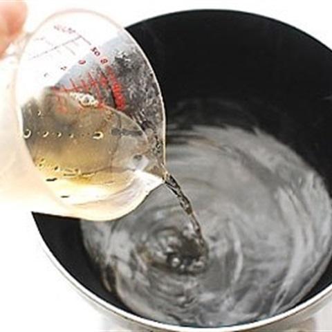 Cách làm thạch nho rượu vang trong suốt