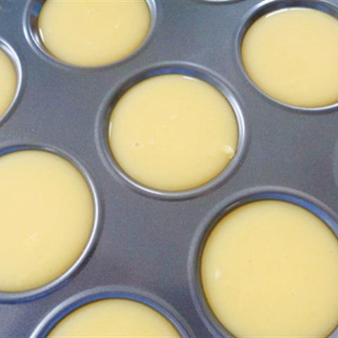 Cách làm thạch xoài hình trứng