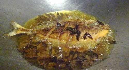 Thăn heo sốt chua ngọt đơn giản mà lạ miệng tốn cơm