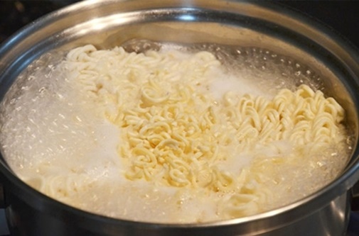 Thanh lọc cơ thể với tôm nhồi cải chíp đẹp mắt