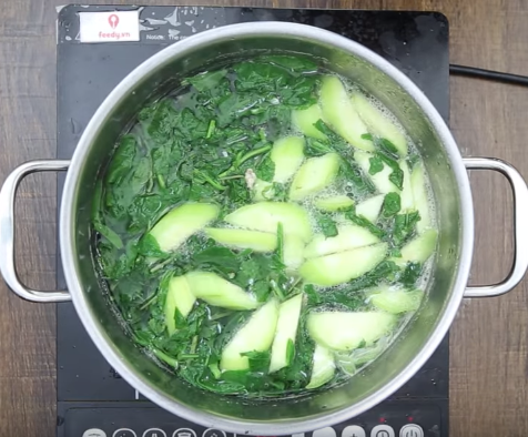 Thanh nhiệt giải độc cơ thể với trà gừng hoa hồng mật ong