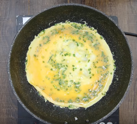 Thanh nhiệt giải độc cơ thể với trà gừng hoa hồng mật ong