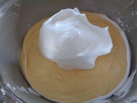 Thành viên vào Bếp: Bánh bông lan xoài xốp mịn