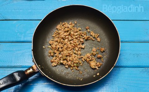 Thành viên vào Bếp: Bánh gối giòn rụm