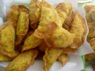 Thành viên vào Bếp: Bánh gối giòn tan cho cả nhà