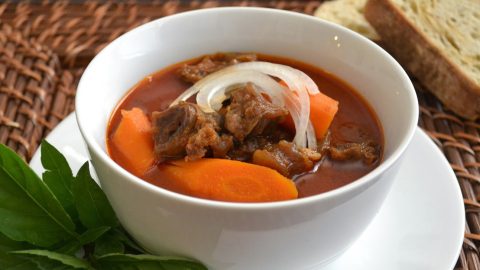 Thành viên vào bếp: Bò kho bánh mì ngon tuyệt