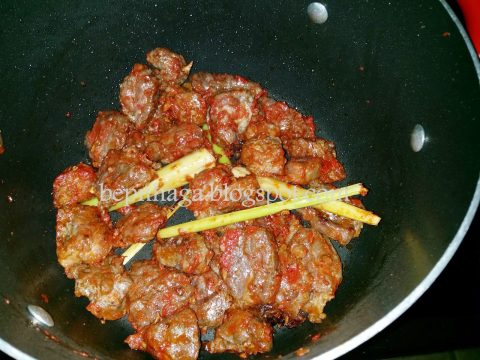 Thành viên vào bếp: Bò kho bánh mì ngon tuyệt