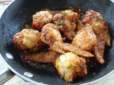 Thành viên vào Bếp: Cánh gà nhồi thịt sốt nước mắm