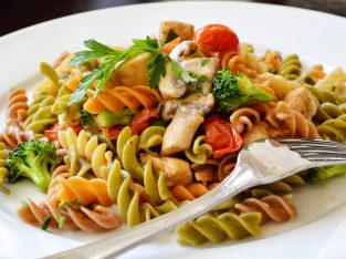 Thành viên vào Bếp: Món salad nui sắc màu