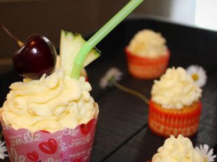 Thành viên vào Bếp: Nướng Pina Colada Muffins xinh xắn