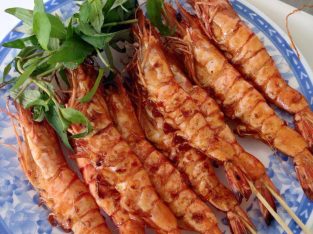 Thành viên vào Bếp: Tôm nướng muối ớt lai rai ngày mưa