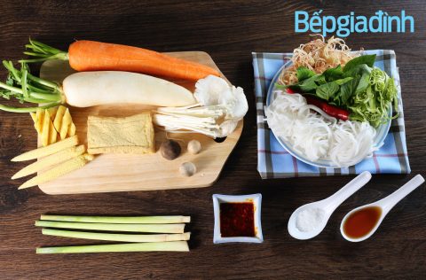 Thành viên vào Bếp: Tự gói bánh ú nóng hổi