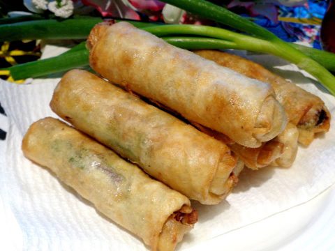 Thành viên vào Bếp: Tự làm bánh tráng cuốn chả giò