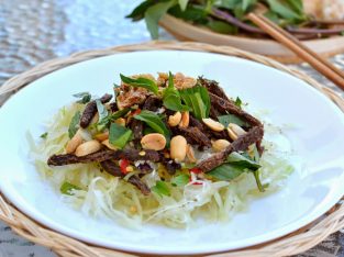 Thành viên vào Bếp: Tự làm gỏi đu đủ khô bò ngon hơn tiệm