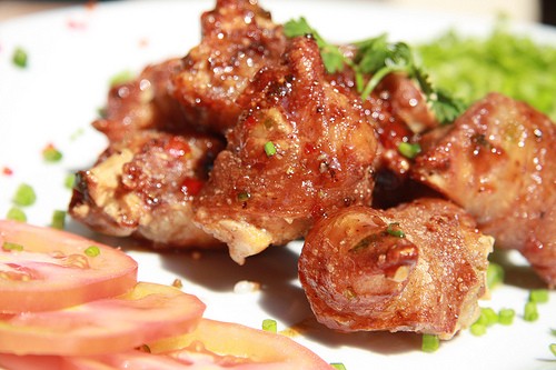 Thành viên vào Bếp: Xương đuôi heo om cà chua