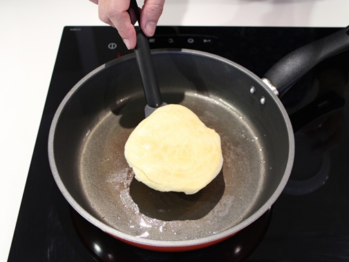 Thích thú với món chè trôi nước đậu đỏ ngon ngọt, thơm bùi, ăn vào là mê