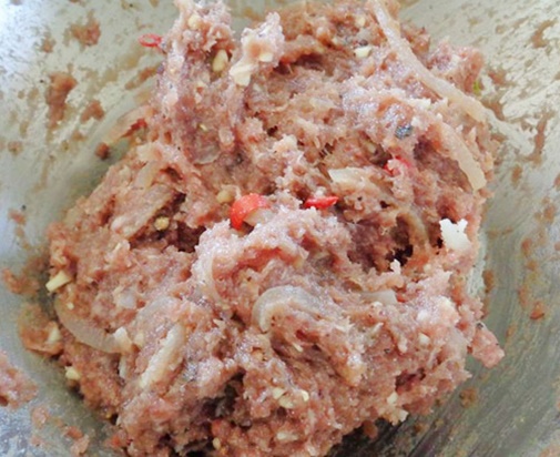 Thịt ba chỉ bọc cà chua nướng thơm lừng, ngon không cưỡng nổi