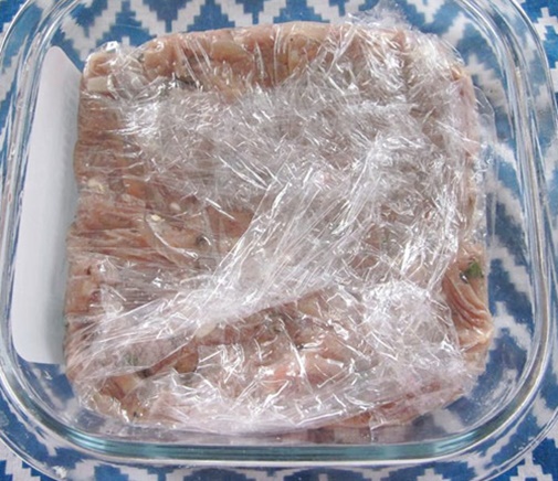 Thịt ba chỉ bọc cà chua nướng thơm lừng, ngon không cưỡng nổi