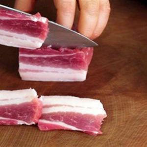 Cách làm thịt ba chỉ cuộn bí đỏ