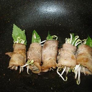 Cách làm thịt ba chỉ cuộn giá