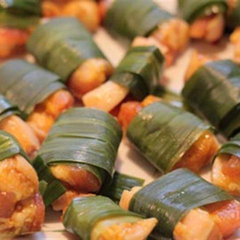 Cách làm thịt ba chỉ cuốn lá dứa nướng