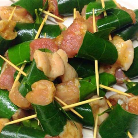 Cách làm thịt ba chỉ cuộn lá mắc mật