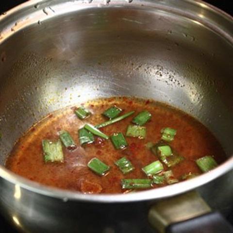 Cách làm thịt ba chỉ cuộn rau củ sốt me