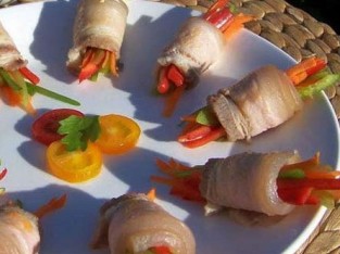 Thịt ba chỉ cuộn rau củ