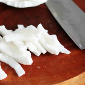 Cách làm thịt ba chỉ kho cùi dừa