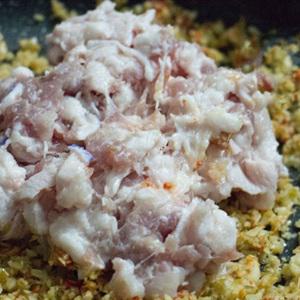 Cách làm thịt ba chỉ kho mắm ruốc