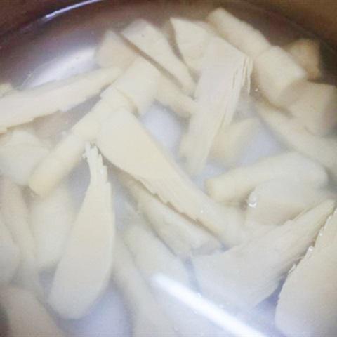 Cách làm thịt ba chỉ kho măng chua