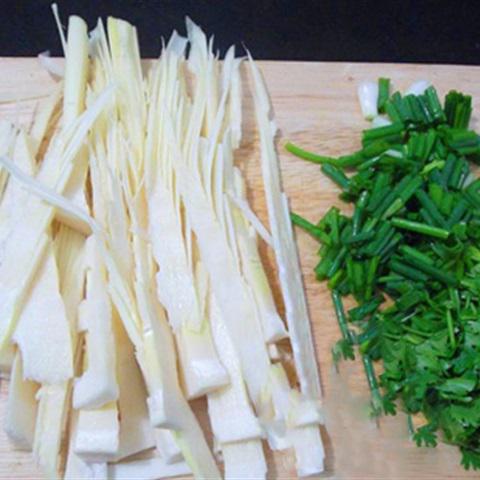 Cách làm thịt ba chỉ kho măng tươi