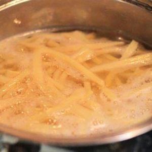 Cách làm thịt ba chỉ kho măng tươi