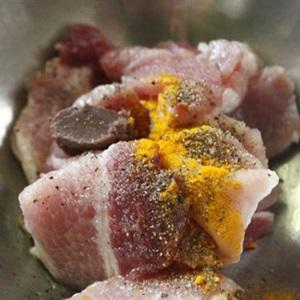 Cách làm thịt ba chỉ kho riềng