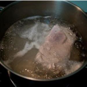 Cách làm thịt ba chỉ khoai môn hấp chao