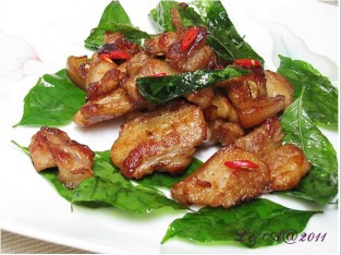 Thịt ba chỉ rang lá móc mật