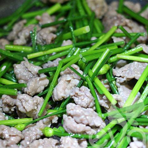 Cách làm thịt ba chỉ xào hẹ