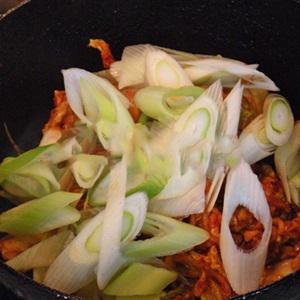 Cách làm thịt ba chỉ xào kim chi