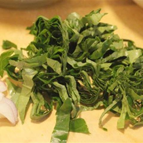 Cách làm thịt ba chỉ xào lá lốt