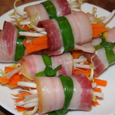 Cách làm thịt ba chỉ xông khói cuộn giá