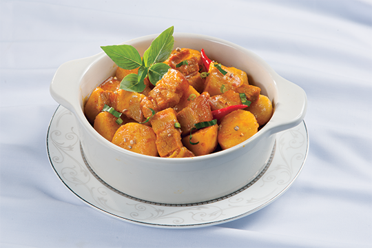 Thịt ba rọi kho khoai sọ