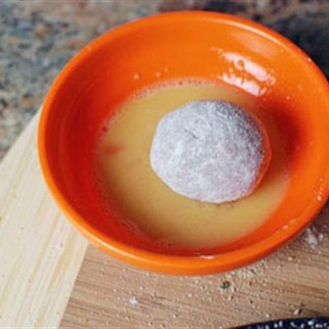 Cách làm thịt bò bọc trứng cút chiên